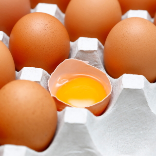 こだわりの 新鮮たまごで 濃厚ふわしゅわ食感